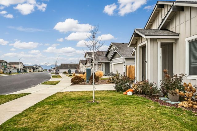 1055 NW Varnish Lane, Redmond, OR 97756