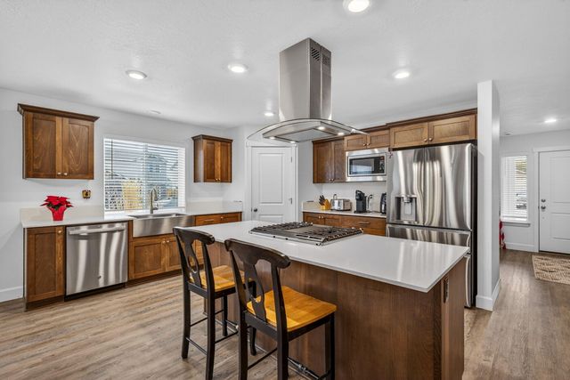 1055 NW Varnish Lane, Redmond, OR 97756