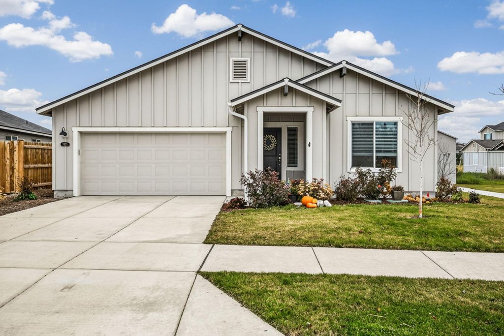 1055 NW Varnish Lane, Redmond, OR 97756