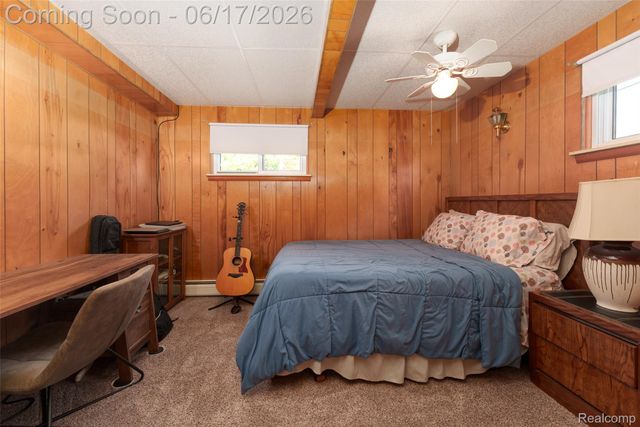 921 E Northfield Avenue, Pontiac, MI 48340