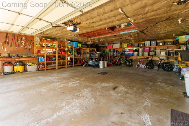 921 E Northfield Avenue, Pontiac, MI 48340