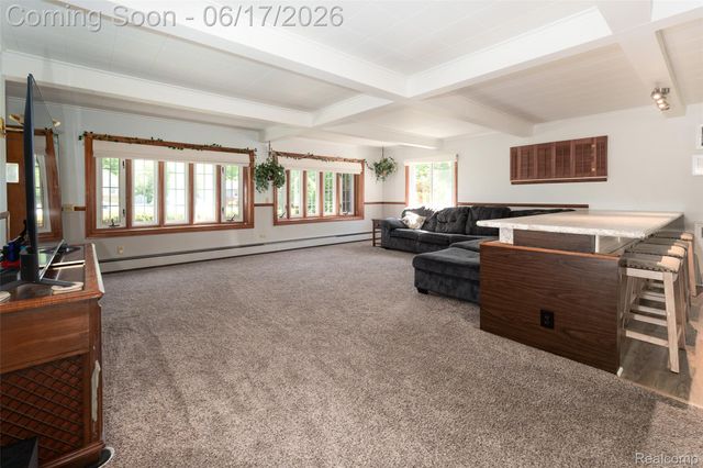 921 E Northfield Avenue, Pontiac, MI 48340