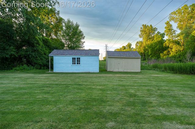 921 E Northfield Avenue, Pontiac, MI 48340