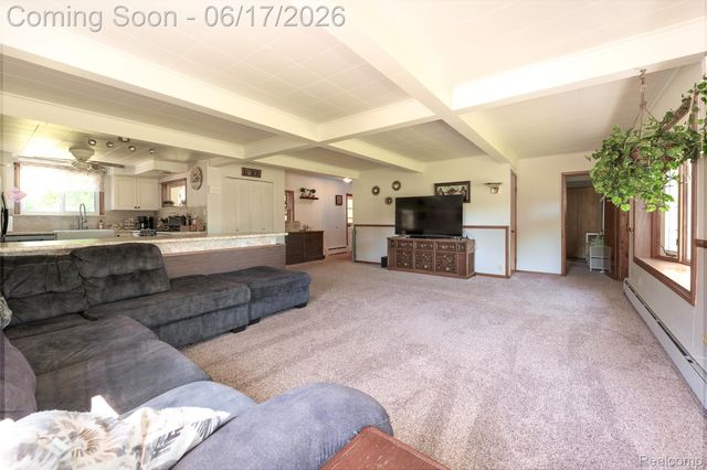 921 E Northfield Avenue, Pontiac, MI 48340