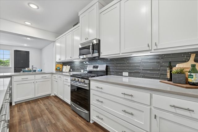 685 Watersedge Court, Lewisville, TX 75067