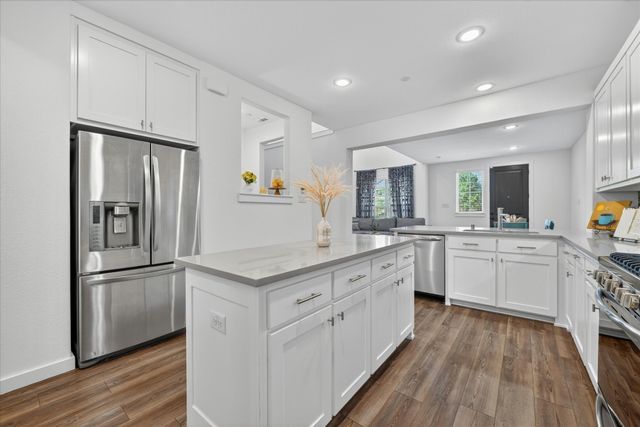 685 Watersedge Court, Lewisville, TX 75067