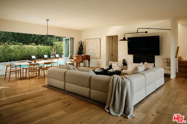 2635 Carman Crest Drive, Los Angeles, CA 90068