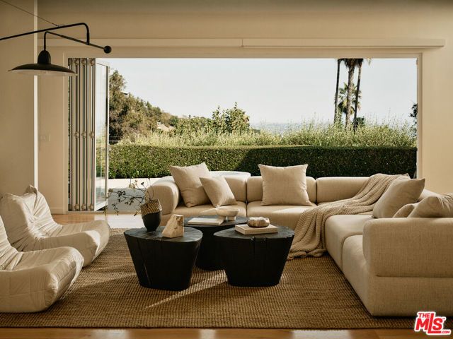 2635 Carman Crest Drive, Los Angeles, CA 90068