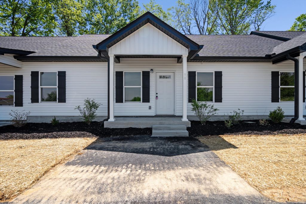 90 Stone Gate Lane, Hartsville, TN 37074