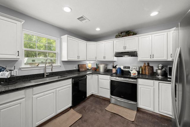 683 Cross Timbers, Livingston, TX 77351