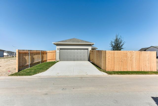 6151 Marsh LN, Buda, TX 78610