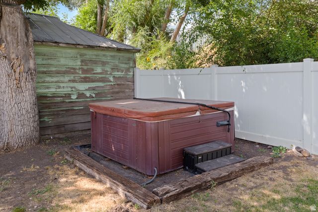 802 S BROOKSIDE DR, Springville, UT 84663