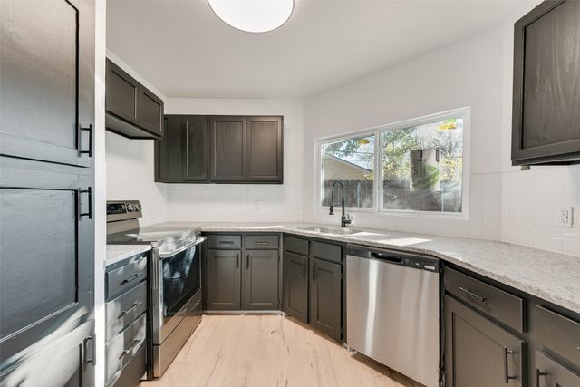 1418 Colonnade Drive, Arlington, TX 76018