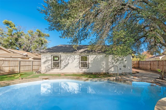 1418 Colonnade Drive, Arlington, TX 76018