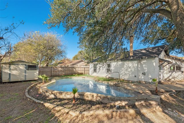 1418 Colonnade Drive, Arlington, TX 76018