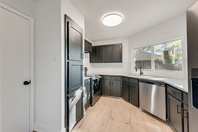 1418 Colonnade Drive, Arlington, TX 76018