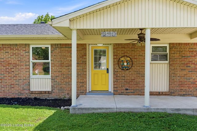 290 N Steedland Dr, Louisville, KY 40229