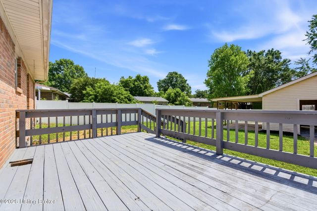 290 N Steedland Dr, Louisville, KY 40229