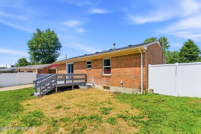 290 N Steedland Dr, Louisville, KY 40229