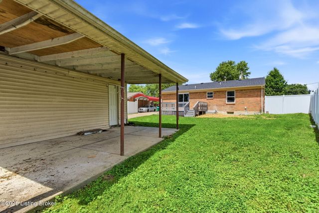 290 N Steedland Dr, Louisville, KY 40229