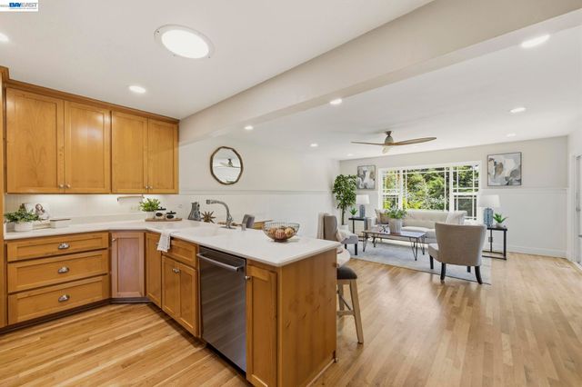 3635 Northwood Dr, Castro Valley, CA 94546