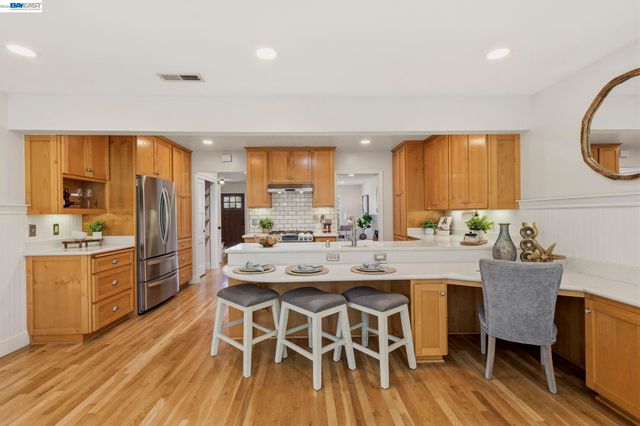 3635 Northwood Dr, Castro Valley, CA 94546