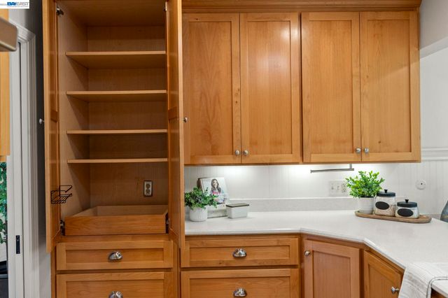 3635 Northwood Dr, Castro Valley, CA 94546