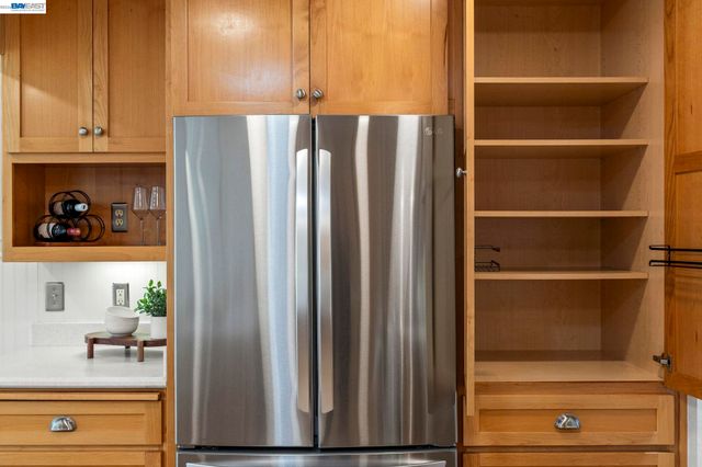 3635 Northwood Dr, Castro Valley, CA 94546