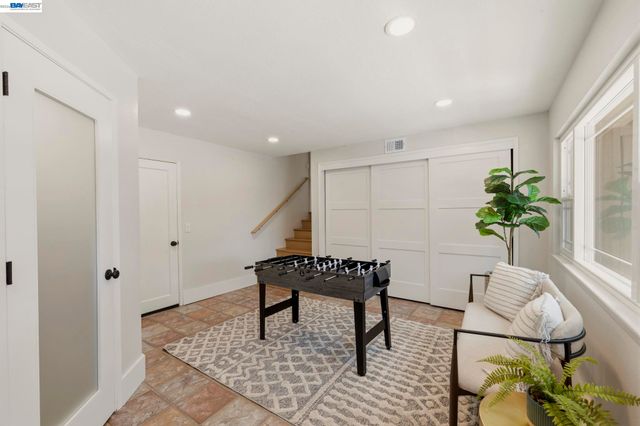 3635 Northwood Dr, Castro Valley, CA 94546