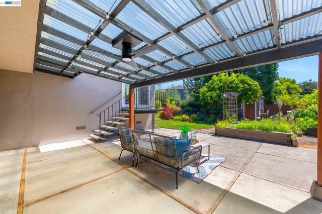 3635 Northwood Dr, Castro Valley, CA 94546