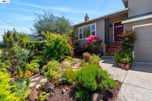 3635 Northwood Dr, Castro Valley, CA 94546