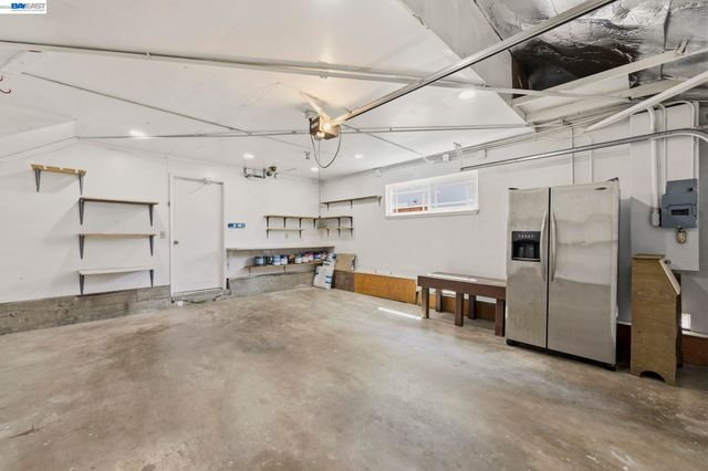 3635 Northwood Dr, Castro Valley, CA 94546
