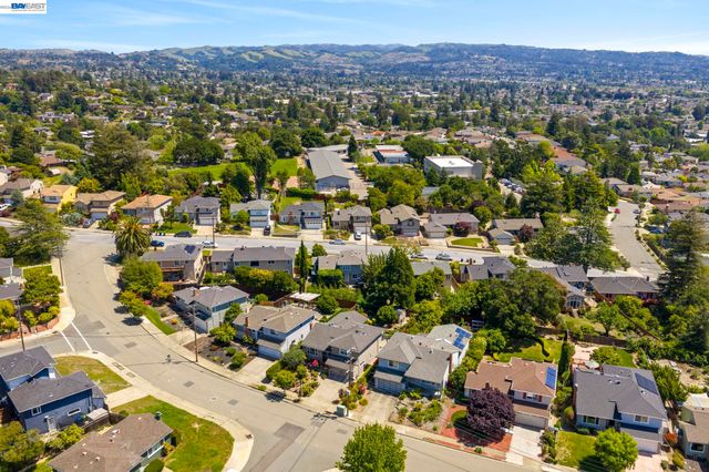 3635 Northwood Dr, Castro Valley, CA 94546