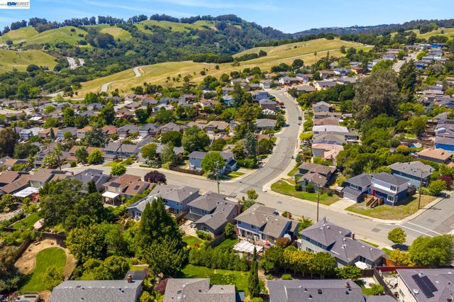 3635 Northwood Dr, Castro Valley, CA 94546