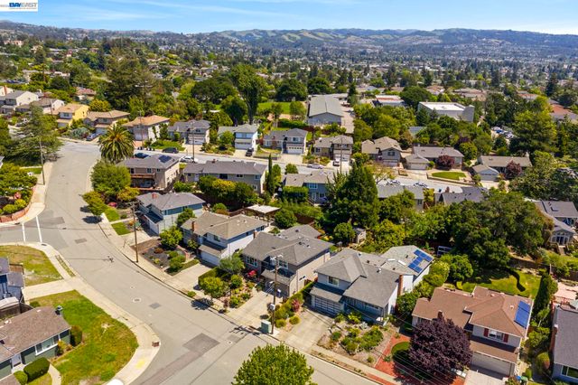 3635 Northwood Dr, Castro Valley, CA 94546