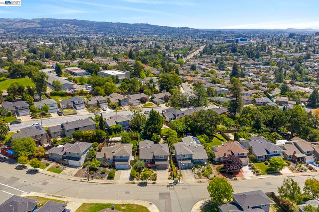 3635 Northwood Dr, Castro Valley, CA 94546