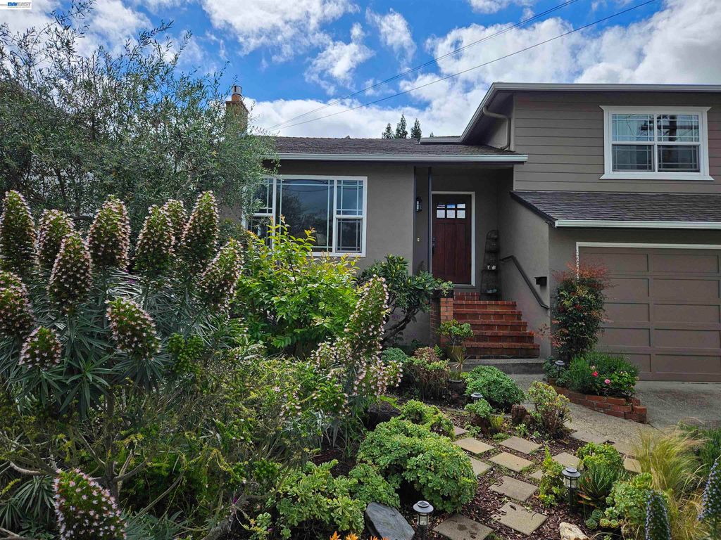 3635 Northwood Dr, Castro Valley, CA 94546
