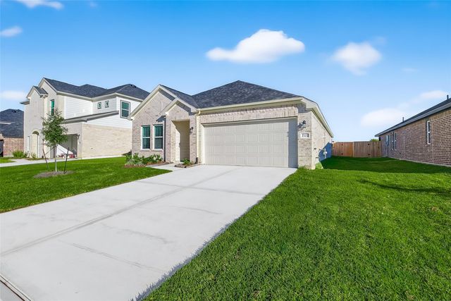 2115 Spring Hollow Drive, Baytown, TX 77521