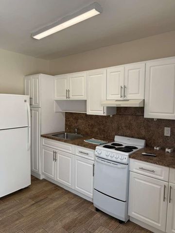 126 SE 10th Street 1, Hallandale Beach, FL 33009