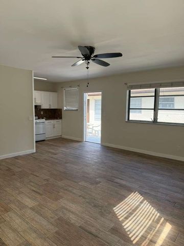 126 SE 10th Street 1, Hallandale Beach, FL 33009