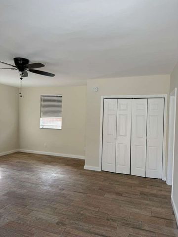 126 SE 10th Street 1, Hallandale Beach, FL 33009