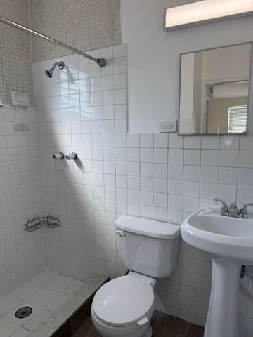 126 SE 10th Street 1, Hallandale Beach, FL 33009