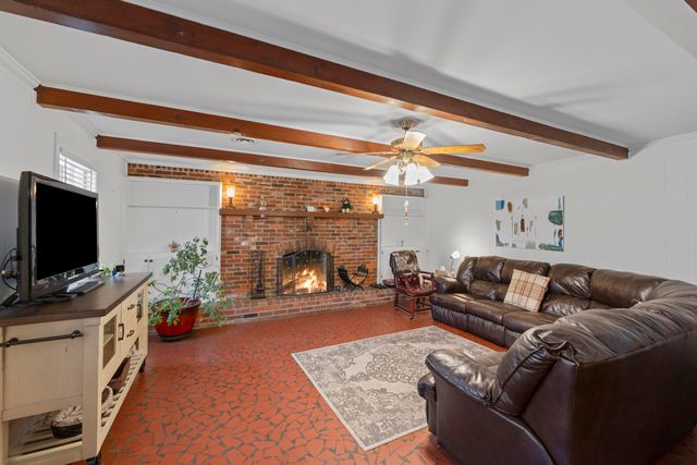 1694 S WHITE STATION RD, Memphis, TN 38117