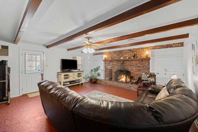 1694 S WHITE STATION RD, Memphis, TN 38117