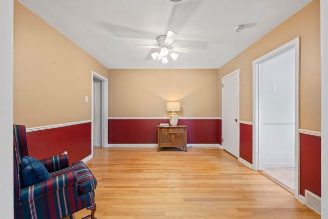 1694 S WHITE STATION RD, Memphis, TN 38117