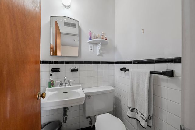 1694 S WHITE STATION RD, Memphis, TN 38117