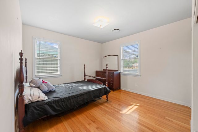 1694 S WHITE STATION RD, Memphis, TN 38117