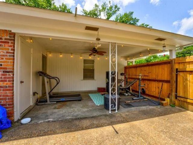 1694 S WHITE STATION RD, Memphis, TN 38117