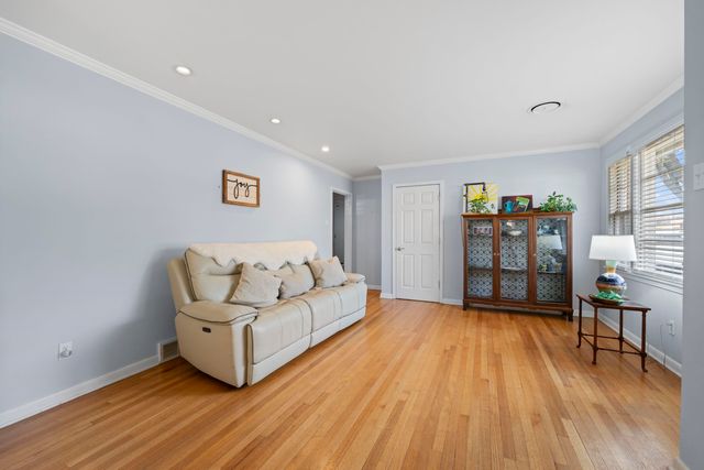 1694 S WHITE STATION RD, Memphis, TN 38117