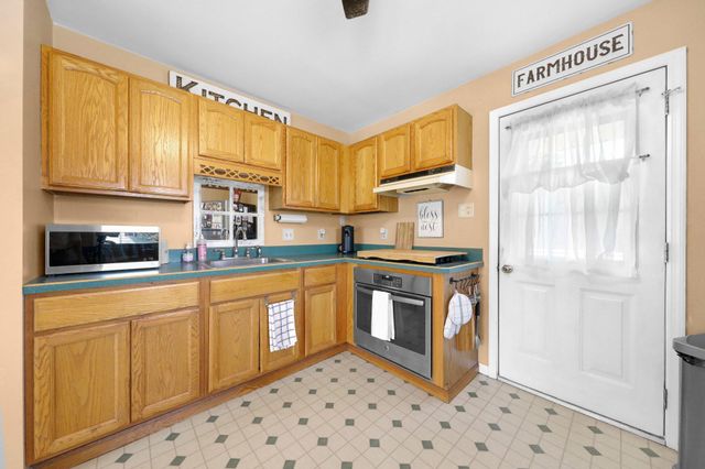 300 MERCER AVE, Bellmawr, NJ 08031